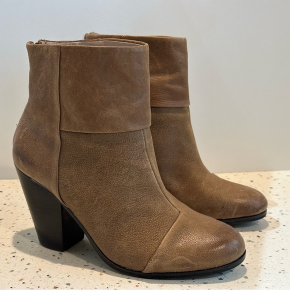 Vince Camuto Hadley‎ Leather Ankle Booties - Picture 7 of 13